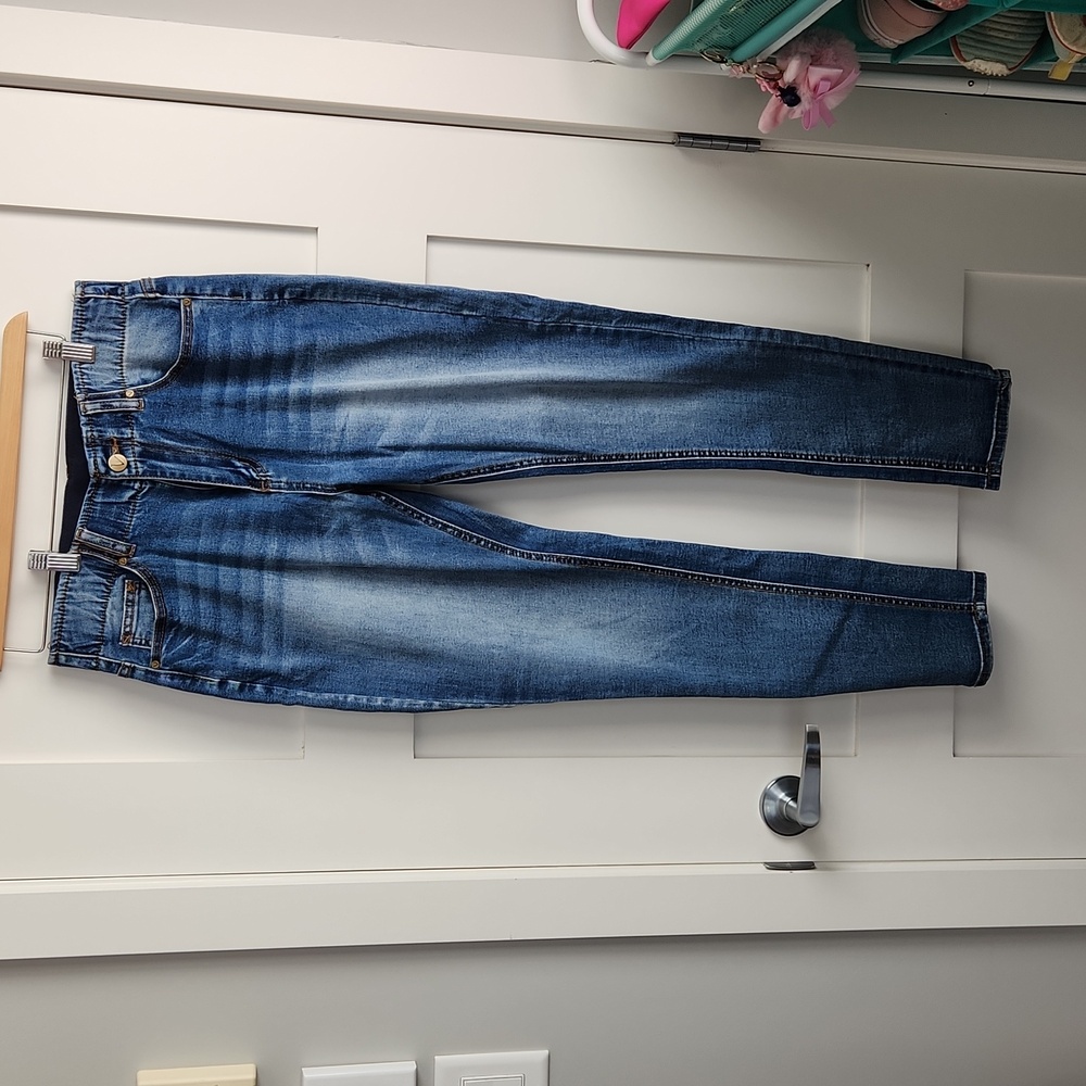 Stretchy stone wash jeans